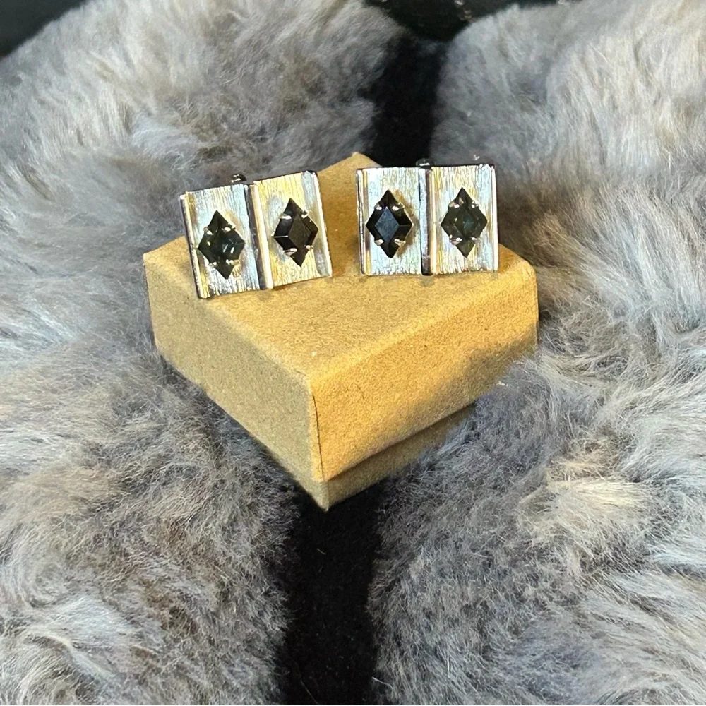Vintage gentlemen’s smoky gray glass stone tilt cuff links